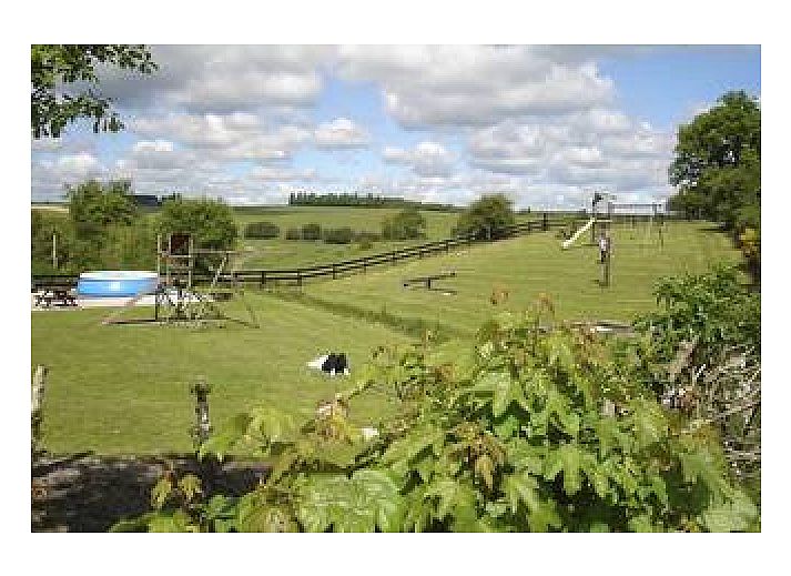 Chateau de Laval, een prachtig vakantiehuis in Tillet, Sainte-Ode, omgeven door de natuur van de Ardennen, Luxemburg, Belgie.