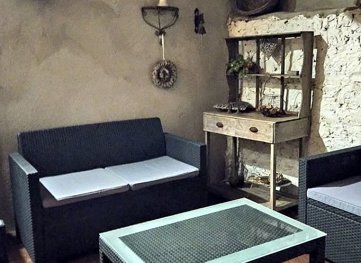 Gezellig buitenterras bij Vakantiehuis in Bertogne, bed and breakfast in de Ardennen, Luxemburg, Belgie.