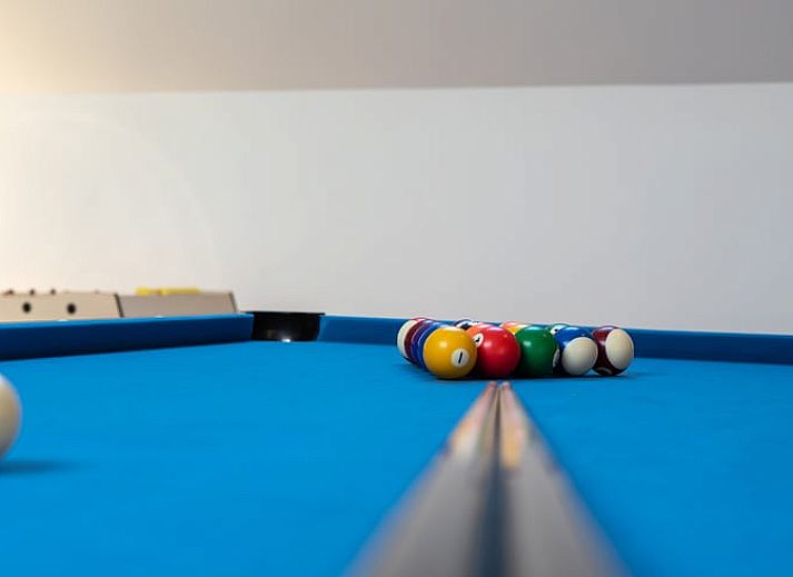 Ruime eetruimte in Huisje in Villers-Devant-Orval, vakantiehuis in de Ardennen, Belgie, ideaal voor groepsdiners en bijeenkomsten.