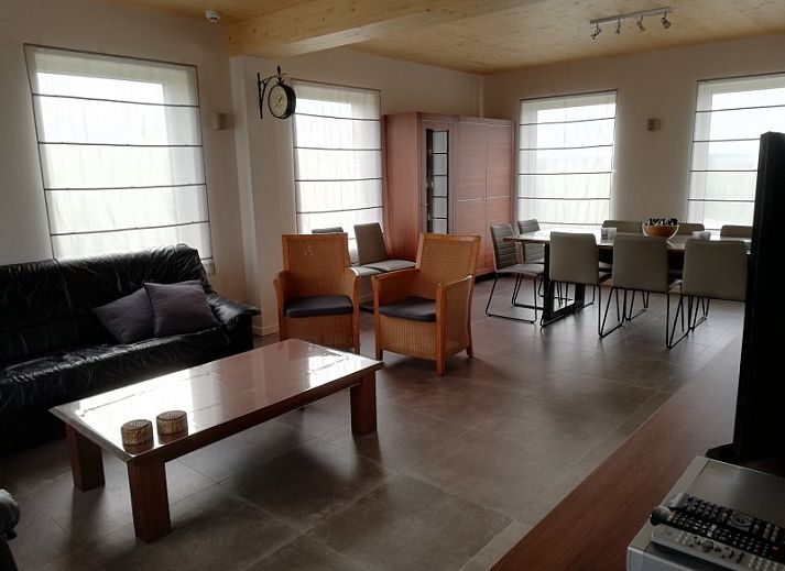 Stylish bathroom with walk-in shower in Maison de l'amitie, vacation home in the Ardennes, Houffalize, Belgium.