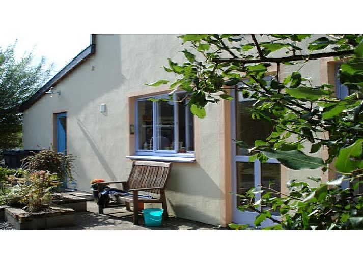 Gezellige woonkamer in La Terra vakantiehuis, Durbuy, met comfortabele banken.