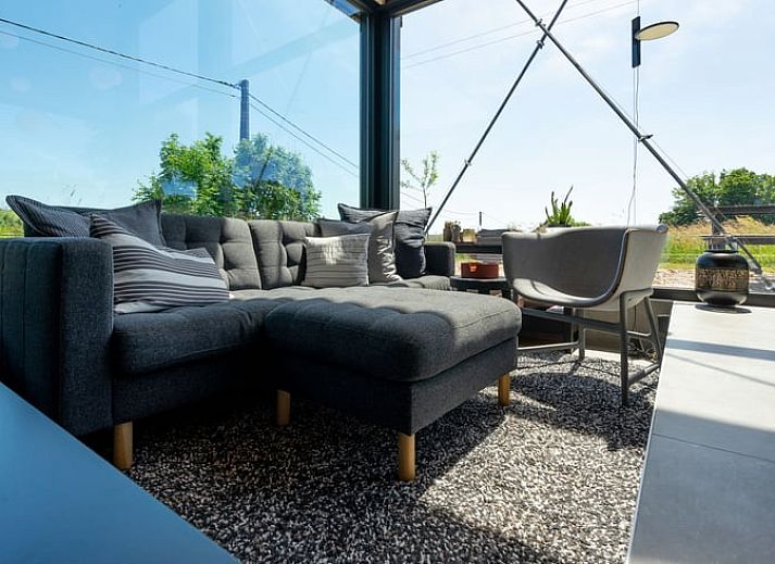 Aussenansicht von Cottage in Warempage, Ferienhaus in den Ardennen, Luxemburg, Belgien mit moderner Architektur und Panoramablick.