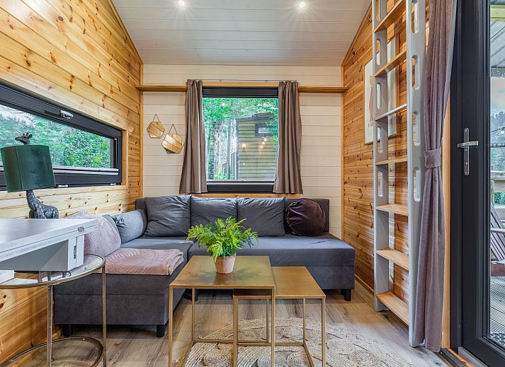 Plattegrond van 2-persoons tiny house 2BY in Poix-Saint-Hubert, Ardennen, met knus interieur en comfortabele slaapkamer.