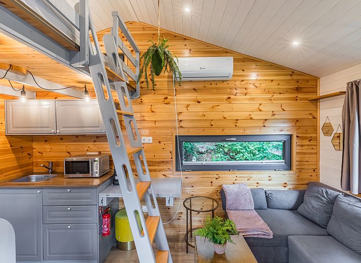 Plattegrond van 2-persoons tiny house 2BY in Poix-Saint-Hubert, Ardennen, met knus interieur en comfortabele slaapkamer.
