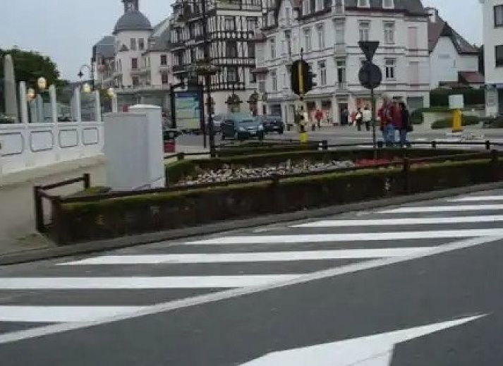 Gezellige keuken van Seaside Village, huisje 77 in Vosseslag, De Haan, Belgische kust. Vakantiehuis met ruime eethoek en moderne voorzieningen.