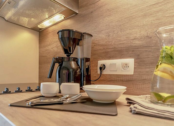 Gezellige slaapkamer in Studio met zeezicht | 2p, Blankenberge, Belgische kust. Comfortabel verblijf met uitzicht op de zee vanaf het balkon.