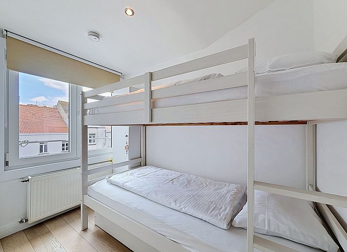 Appartement Centrally located 'Key Point' in Blankenberge, Belgische kust, biedt een charmante historische gevel en centrale ligging.