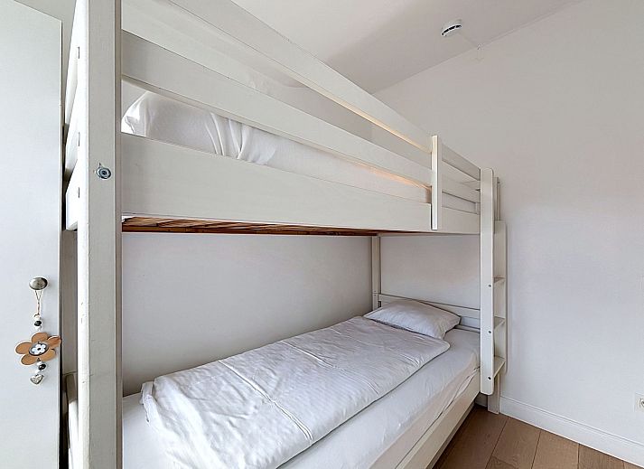 Appartement Centrally located 'Key Point' in Blankenberge, Belgische kust, biedt een charmante historische gevel en centrale ligging.
