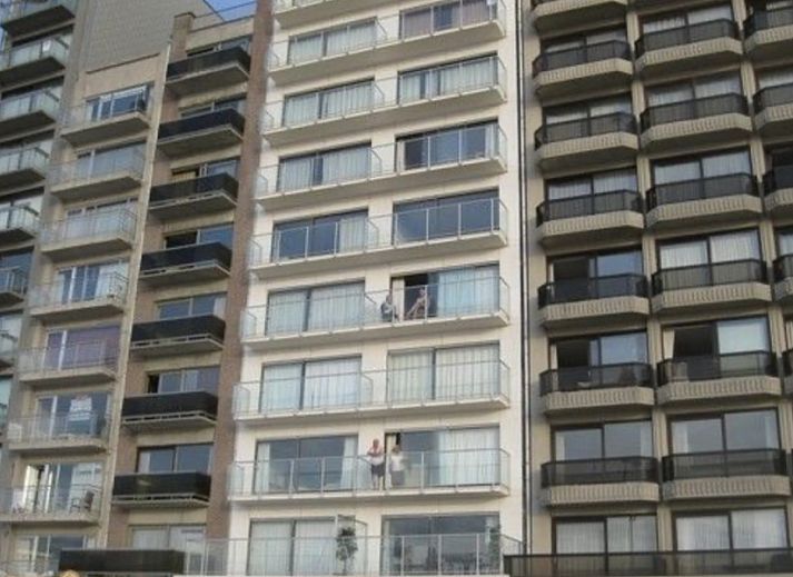 Uitzicht vanaf Residentie Beach appartement op de pier van Blankenberge, Belgische kust, Belgie.