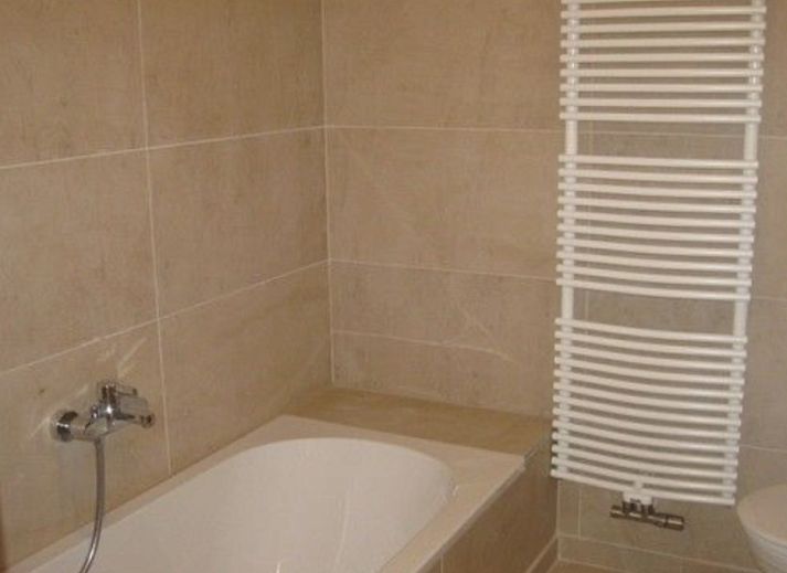 Buitenkant van Residentie Beach appartementengebouw in Blankenberge, Belgische kust, Belgie.