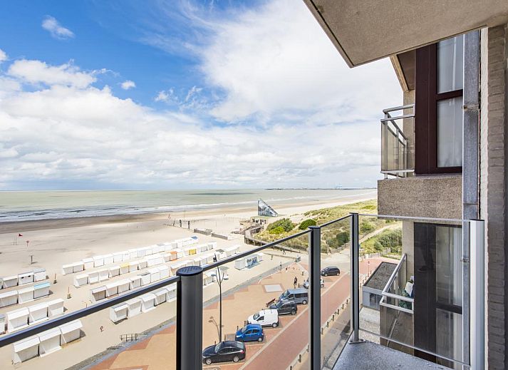 Gezellige woonkamer in Ter Duinen - 0601, vakantiehuis in Blankenberge, Belgische kust, met prachtig uitzicht op zee en moderne voorzieningen.