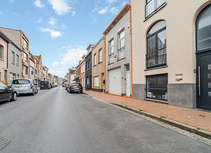 Vakantiehuis Ijzerstraat - 52 in Blankenberge, Belgische kust, met moderne gevel en centrale ligging voor een ontspannen verblijf.