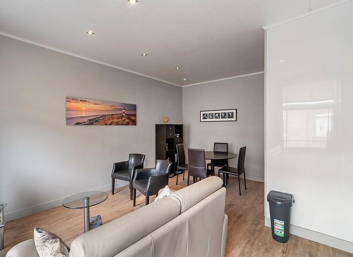Vakantiehuis Ijzerstraat - 52 in Blankenberge, Belgische kust, met moderne gevel en centrale ligging voor een ontspannen verblijf.