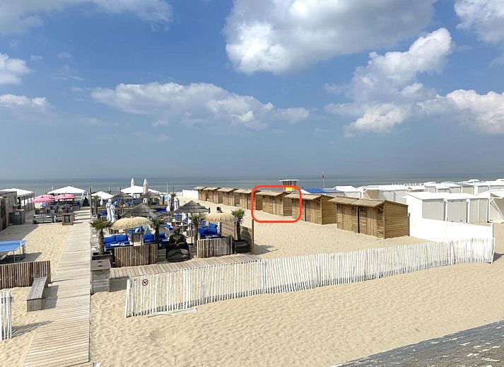 Geniet van een panoramisch uitzicht op de stad Blankenberge vanaf het balkon van Ocean Suites - 714, een vakantieappartement aan de Belgische kust.