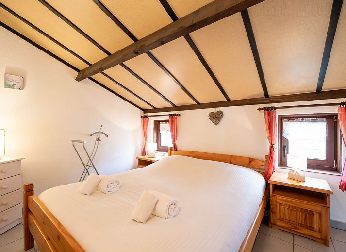 Vakantiehuis Zeewind II in Bredene, Belgische kust, met charmant terras en groene tuin, ideaal voor een ontspannen verblijf aan zee.
