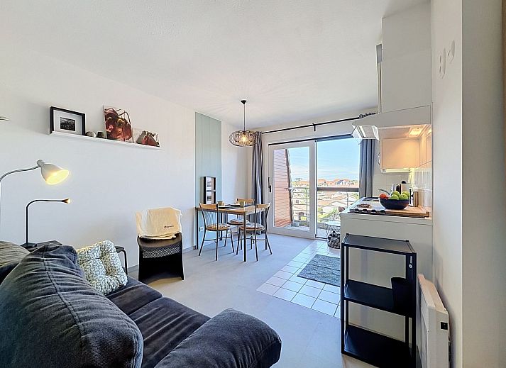 Guest house 1109140 - Apartment Belgian Coast - Appartement Deauville with pool & balcony