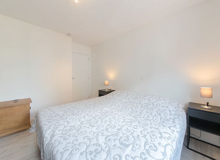 Modern kitchen in Apartment Medano, Bredene, Belgian coast. Cozy vacation home with stylish decor and practical amenities.