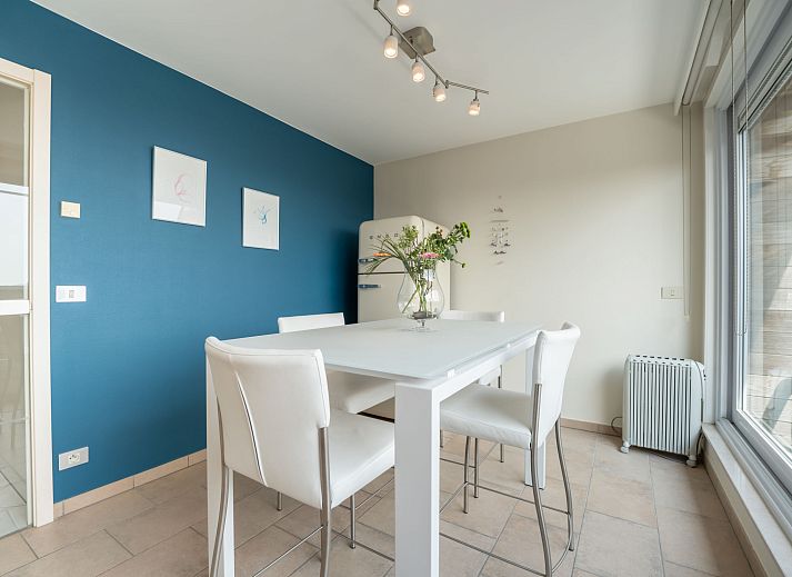Modern kitchen in Apartment Queen Mary, Bredene, Belgian coast. Enjoy a stylish indoor space with views and luxury amenities.