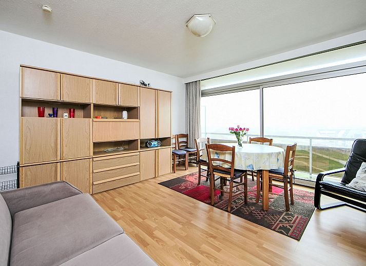 Apartment Ref. 702 in Bredene, Belgian coast: modern vacation home overlooking green area and near beach.