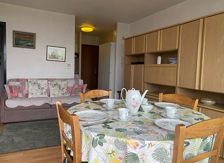 Apartment Ref. 702 in Bredene, Belgian coast: modern vacation home overlooking green area and near beach.