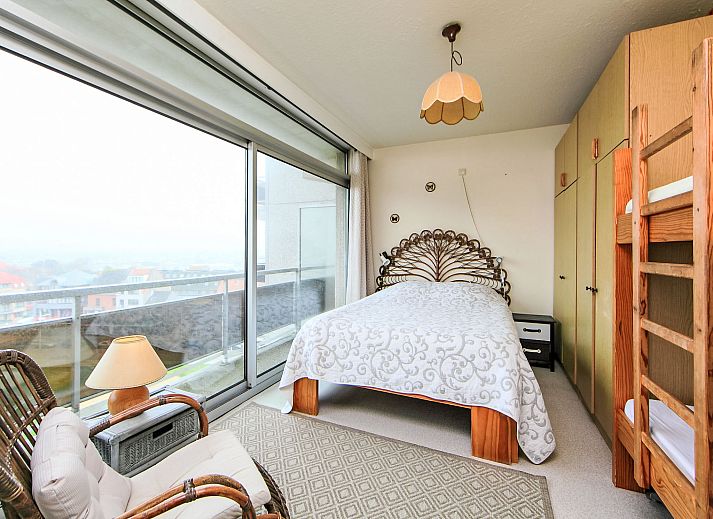 Cozy living room of Apartment Ref. 702 in Bredene on the Belgian coast with spacious view and comfortable seating area.