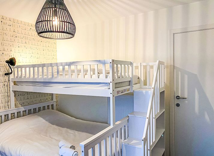 Modern kitchen in Apartment Ocean, Bredene on the Belgian coast, ideal for a comfortable stay in a vacation apartment.