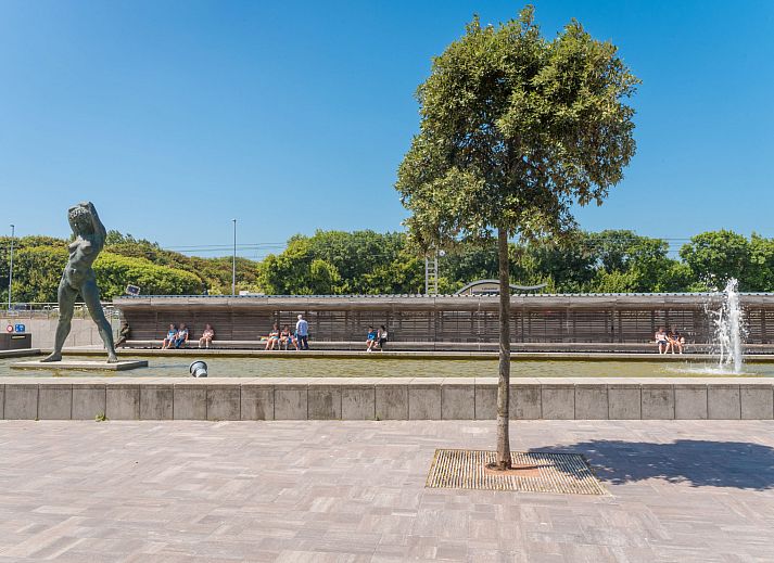 Modern kitchen in Apartment Studio Zeezicht in Bredene on the Belgian coast, ideal for a comfortable stay by the sea.