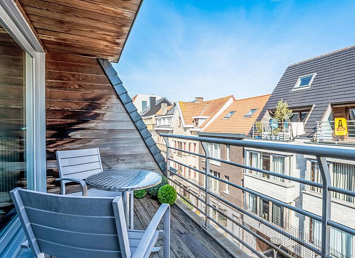 Bedroom in Apartment Ter Duyne, Bredene, Belgian coast. Spacious room with skylights and modern interior for a relaxing stay.