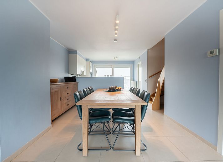 Stylish living room of Apartment Parklane in Bredene, Belgian coast, with modern decor and comfortable interior.