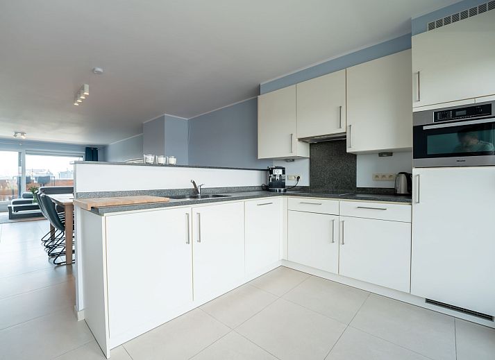 Enjoy the sunny terrace of Apartment Parklane in Bredene on the Belgian coast, perfect for relaxation and views.
