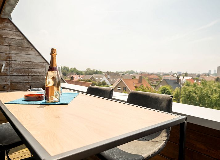 Enjoy the sunny terrace of Apartment Parklane in Bredene on the Belgian coast, perfect for relaxation and views.