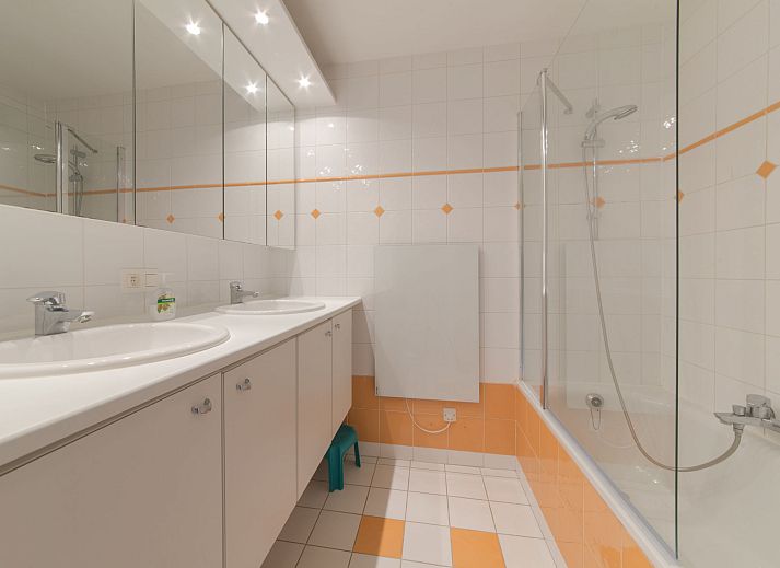 View of the sea and dunes from Apartment Meiboom 503, located on the Belgian coast in Bredene, ideal for a relaxing stay.