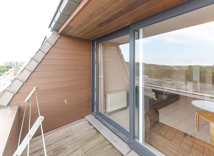 Modern kitchen in Apartment Meiboom 503, Bredene, Belgian coast. Enjoy comfort and style in this vacation rental by the sea.