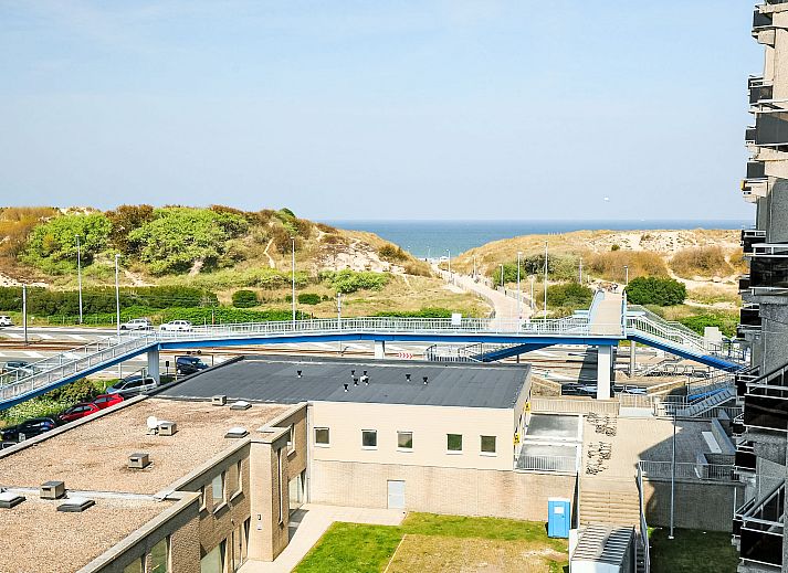 Bright bedroom in Apartment Residentie Astrid, Bredene, Belgian coast, with panoramic views and comfortable furnishings.
