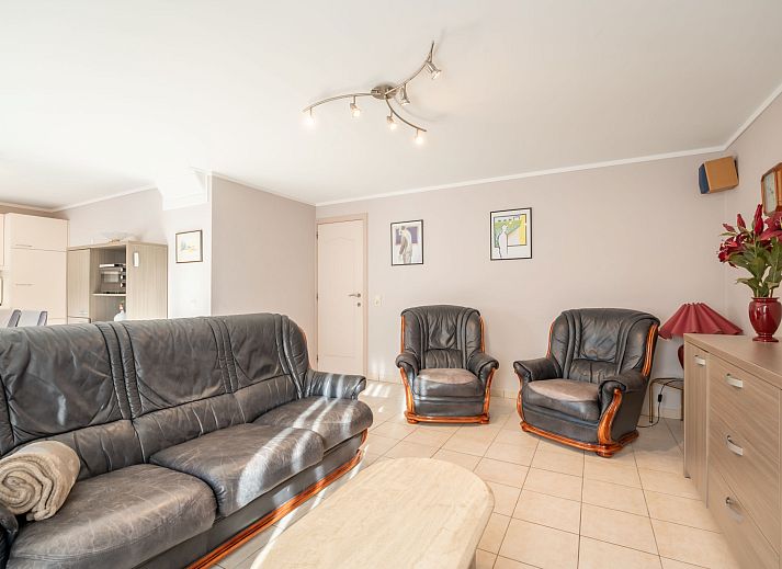 Gemuetliches Esszimmer im Ferienhaus Vissershuisje 9/18, Bredene, Belgische Kueste. Gemuetlicher Raum fuer einen entspannten Aufenthalt.