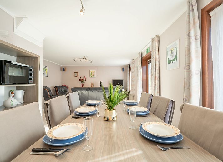 Gemuetliche Essecke im Ferienhaus Vissershuisje 9/18, Bredene, Belgische Kueste. Ideales Ferienhaus fuer Familienabende in Belgien.