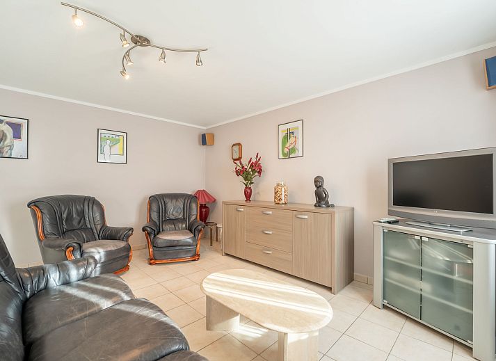 Gemuetliche Essecke im Ferienhaus Vissershuisje 9/18, Bredene, Belgische Kueste. Ideales Ferienhaus fuer Familienabende in Belgien.