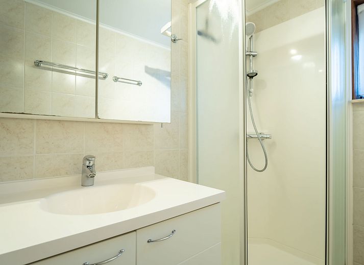 Geniessen Sie die sonnige Terrasse des Ferienhauses Vissershuisje 9/18 in Bredene, Belgische Kueste, Belgien, ideal fuer einen erholsamen Urlaub.