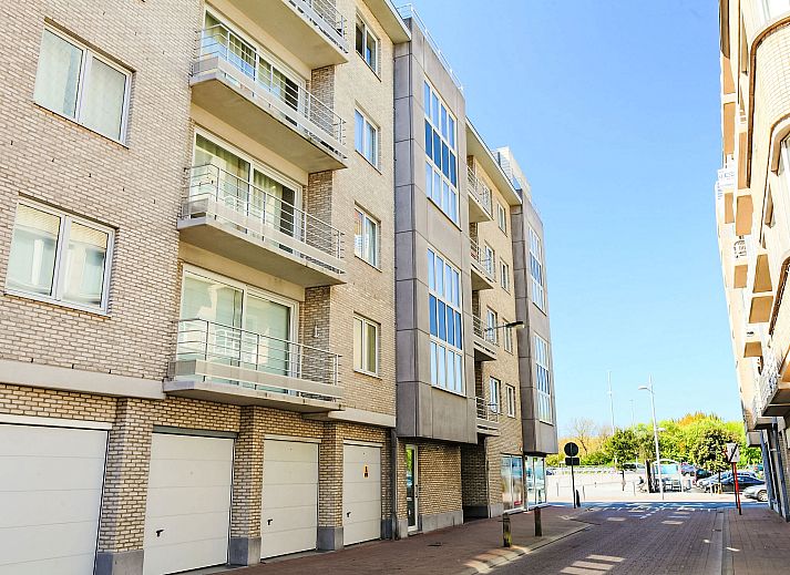 Stylish dining room in Apartment Duplex, Bredene, Belgian coast, perfect for a relaxing stay by the sea.