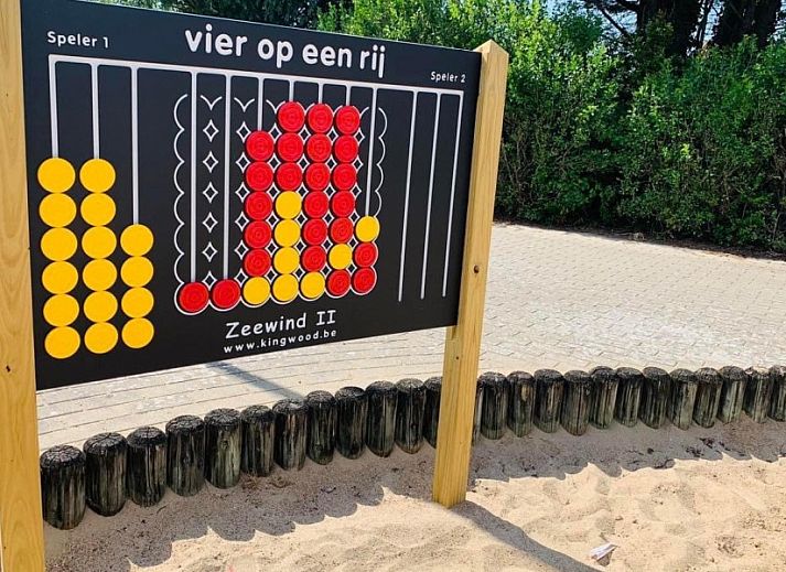 Luxurioeses Schlafzimmer im Haus Amli, Ferienhaus in Bredene, Belgien.