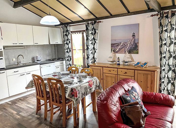 Geniet van het zwembad bij Vakantiehuis Zeewind 145 in Bredene, Belgische kust. Perfect voor ontspanning tijdens je verblijf aan zee.