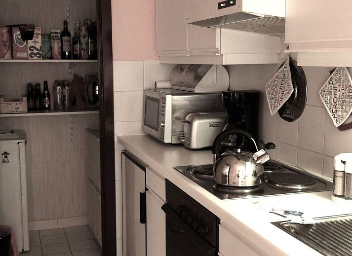 Enjoy the coastal atmosphere at Appartement Wohnung "Wie zu Hause" in Middelkerke, Belgium, overlooking the beach and sea.