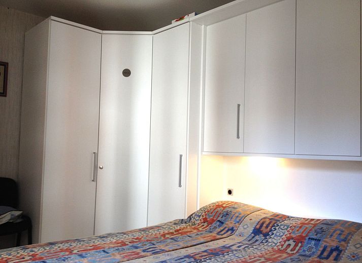 Enjoy the beach at Appartement Wohnung 'Wie zu Hause' in Middelkerke, Belgian coast, ideal for a relaxing vacation by the sea.