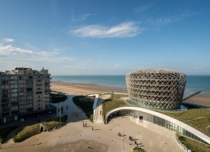 Apartment Ravenna in Middelkerke offers a beautiful sea view from the modern living room on the Belgian coast.