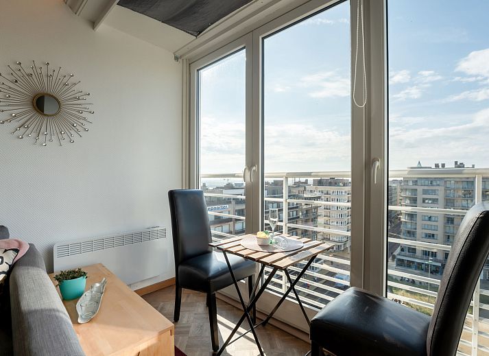 Apartment Ravenna in Middelkerke offers a beautiful sea view from the modern living room on the Belgian coast.