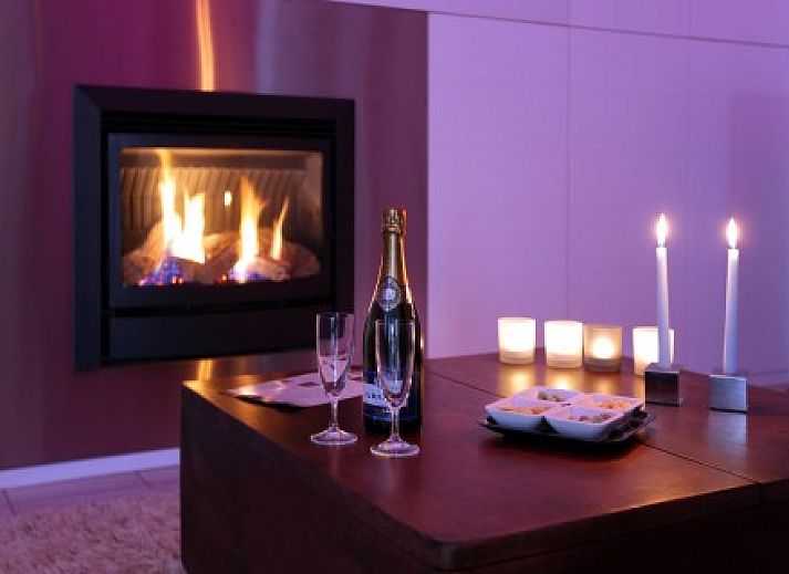 Rustgevende sauna in Sea Nooz glamping lodge, ideaal voor ontspanning in Nieuwpoort, Belgie.