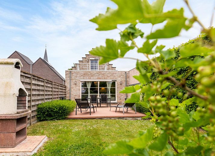 Moderne keuken in Rust achter de Kust, een vakantiehuis in Nieuwpoort aan de Belgische kust, voorzien van alle gemakken.