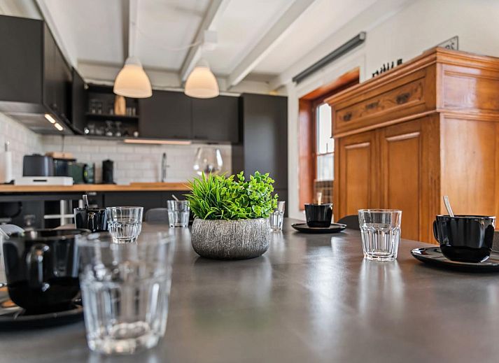 Verfrissend zwembad bij vakantiehuis Nieuwendamme 008 in Nieuwpoort, Belgische kust, ideaal voor ontspanning en plezier in de buitenlucht.