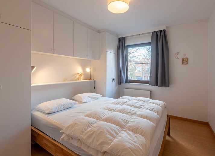 Geniet van het uitzicht vanaf het balkon van vakantiehuis Reigersnest in Nieuwpoort aan de Belgische kust.