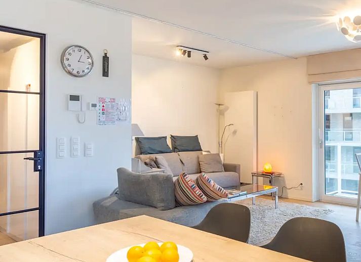 Concha - luxurioeses Apartment mit 2 Schlafzimmern und Meerblick in Oostduinkerke an der belgischen Kueste. Modernes Gebaeude mit grosszuegigen Balkonen und Blick auf die Duenen.